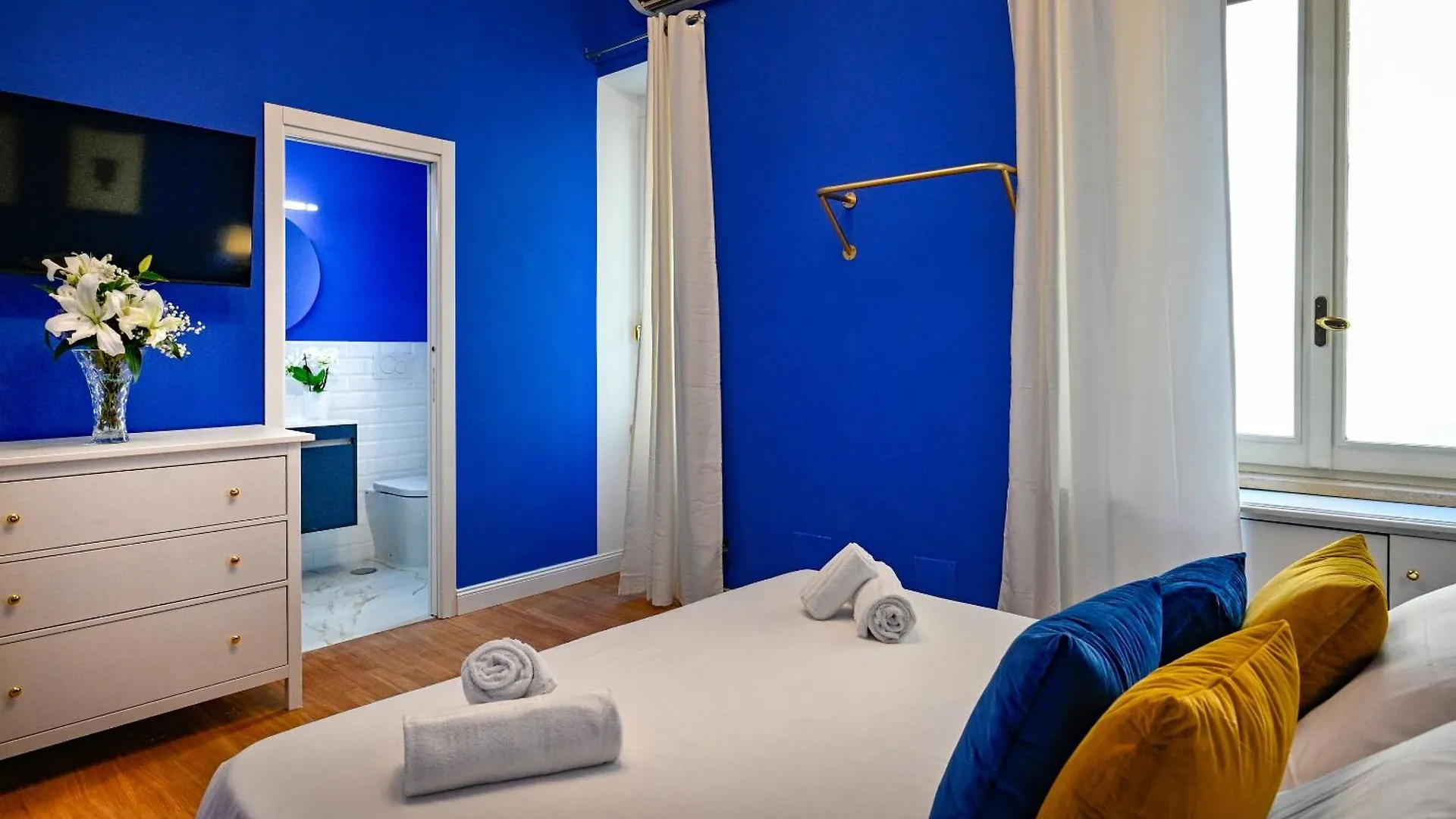 Royal Blue - Holiday Apartment Řím 0*,  Itálie